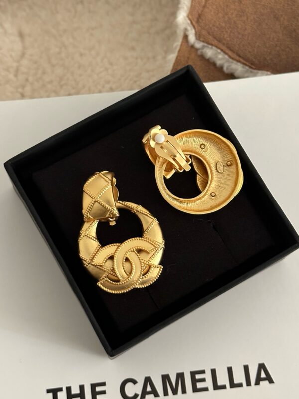 Vintage gold CC earrings, bracelet set - Image 6