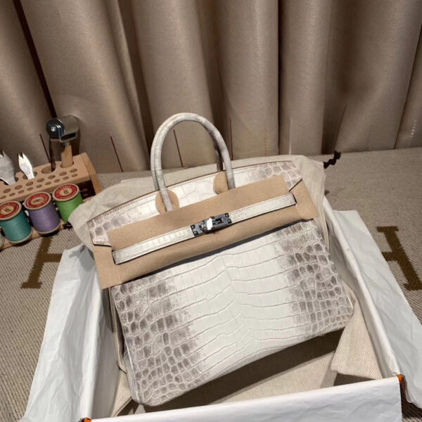 #165 Classic and high-end handbag for ladies