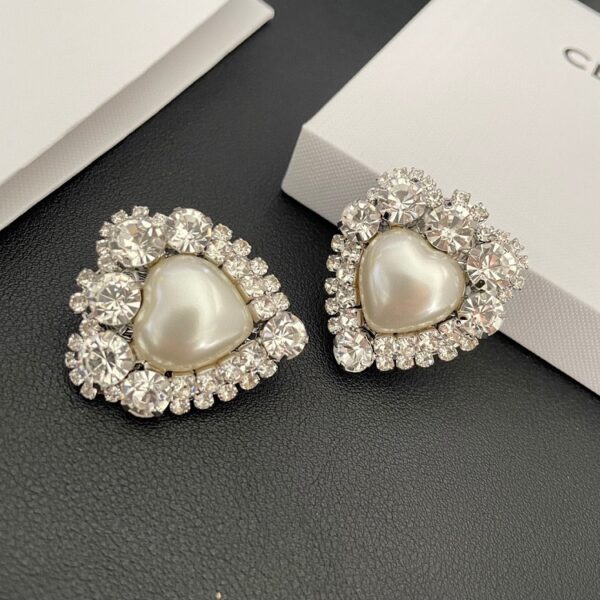 #302 Retro Heavy Industry New Niche High-end Style heart-shaped ear clip earrings - Image 4