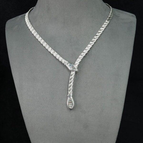 #193 Fashionable, high-end, elegant and niche jewelry for girls, collarbone chain - Image 4