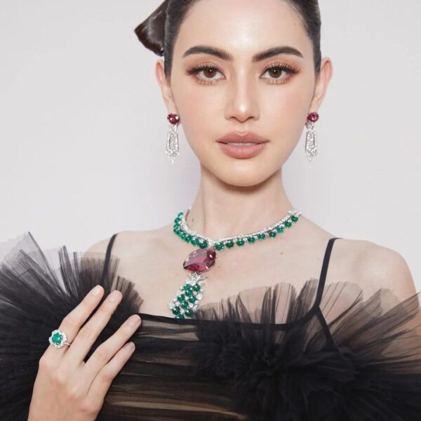 #264 Fashionable and high-end 925 silver niche design green long pendant Girls' necklace - Image 9