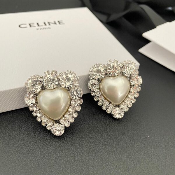 #302 Retro Heavy Industry New Niche High-end Style heart-shaped ear clip earrings