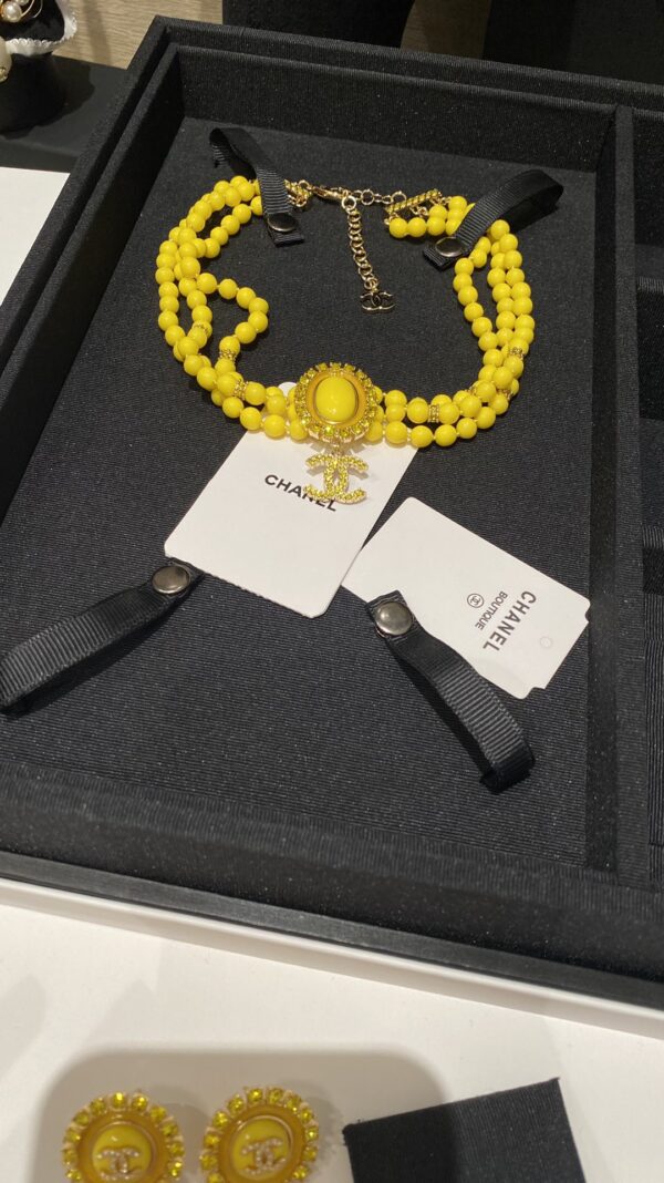 #205 Retro Classic Style Yellow fashionable short Necklace - Image 4