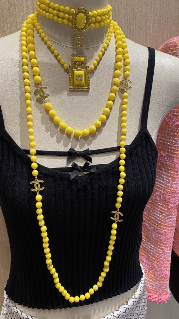 #205 Retro Classic Style Yellow fashionable short Necklace