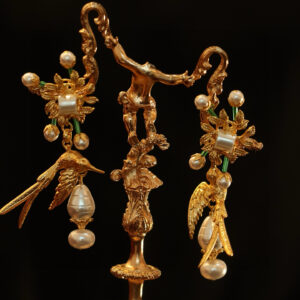 #301 Retro and high-end bird-shaped exaggerated pearl earrings
