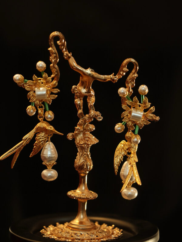#301 Retro and high-end bird-shaped exaggerated pearl earrings