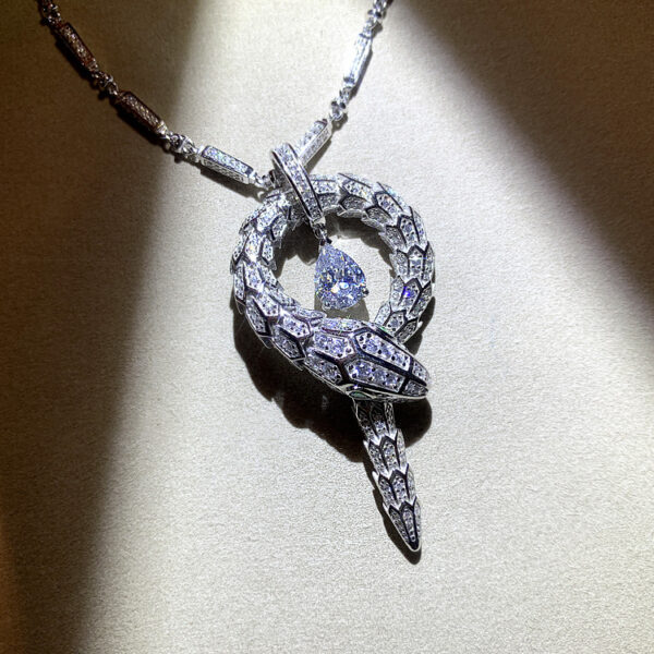 #187 Fashionable, High-end and Elegant Jewelry Party Event Snake-shaped necklace - Image 2
