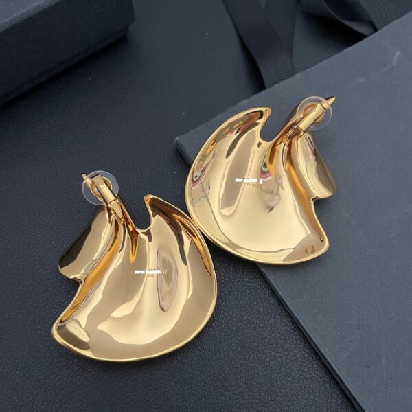 #303 Retro Heavy Industry New Niche High-end irregular ear Clip earrings - Image 2