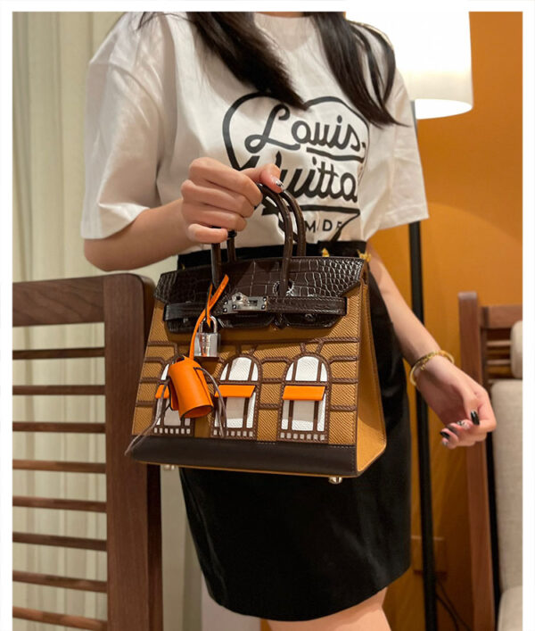 #164 A classic handbag with a color-blocked house bag - Image 2