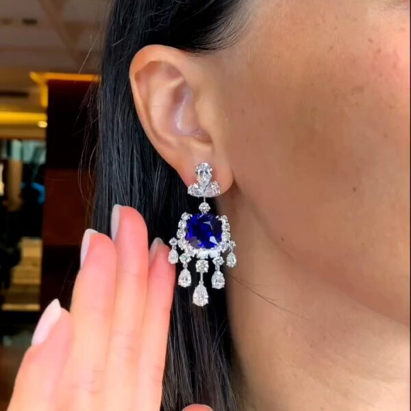 #250 Fashionable and high-end 925 silver niche design versatile girls' earrings - Image 3