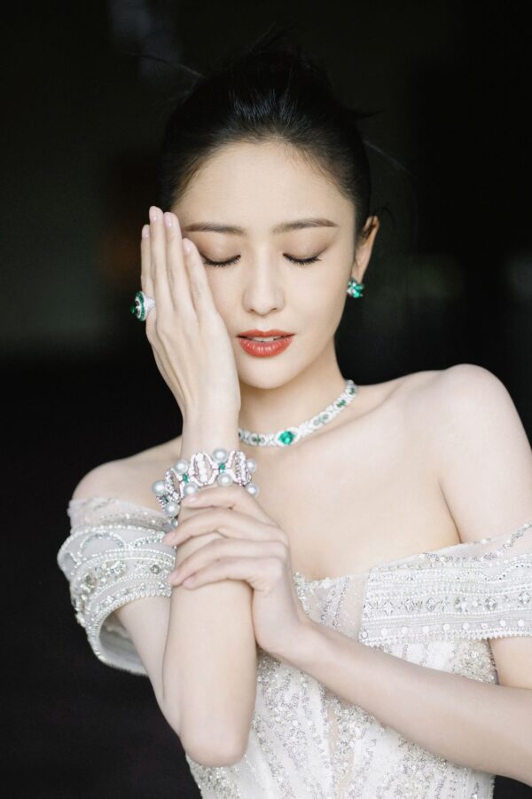 #191 Elegant green women's necklace with a fashionable and high-end feel - Image 4