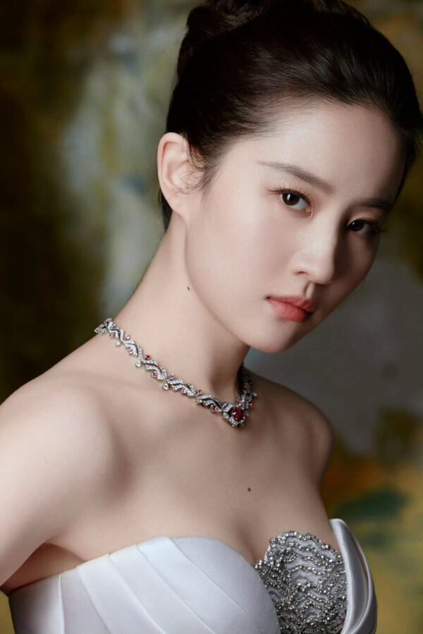 #252 Fashionable and high-end 925 silver niche design Versatile red girls' necklace - Image 9