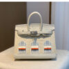 #164 A classic handbag with a color-blocked house bag - Image 11