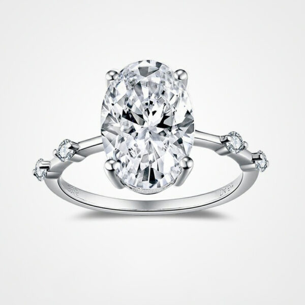#153 S925 Silver Light Luxury Exquisite High-end Oval 4.5-carat Moissanite ring for women