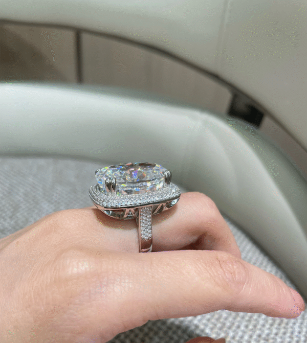 #225 S925 Silver Fashion High-end 40ct Banquet Wedding Ring - Image 3