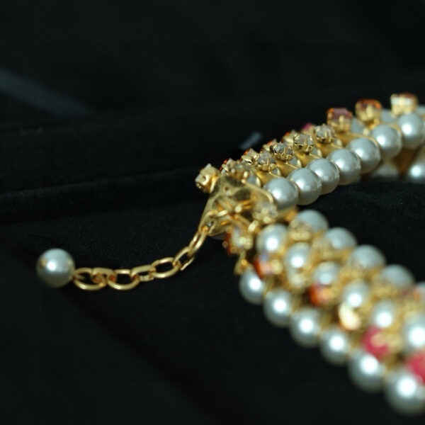 #313 Fashionable and High-end Retro colored diamond Pearl Necklace - Image 4