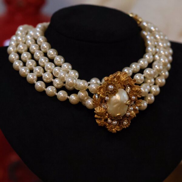 #311 Fashionable and High-end retro Pearl Necklace - Image 3