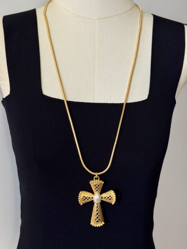 #291 European-style vintage cross pendant long necklace. The chain is approximately 75 + 10 cm in length. - Image 6