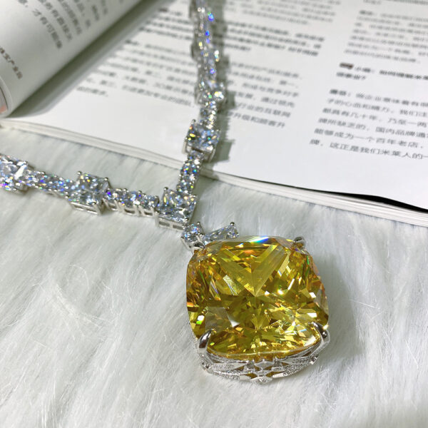 #218 S925 silver Fengfang goose yellow 30*30ct high-carbon diamond wedding necklace for ladies - Image 2