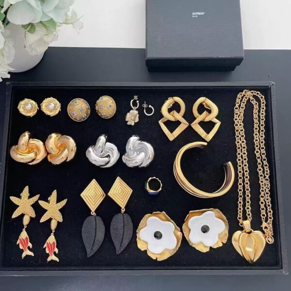 436#Fashionable new ear clip, European and American light luxury style, high-end feeling, rhinestone earrings, stage versatile accessories, women's earrings - Image 21