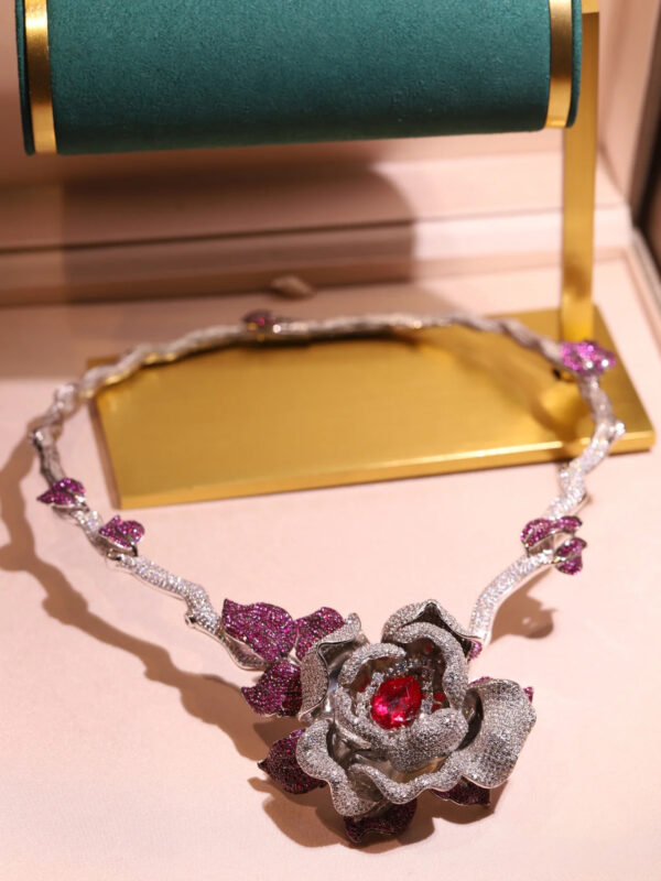 #112 925 Silver inlaid zircon flower-shaped necklace - Image 3