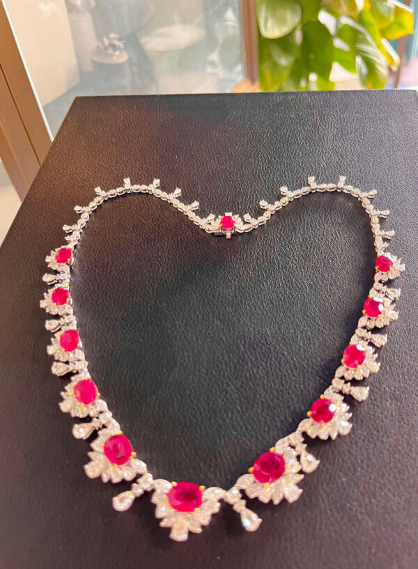 397#High end fashion natural Burmese pigeon blood red ruby necklace with main stone of 29.35 carats and 18K gold inlaid with natural diamonds - Image 11