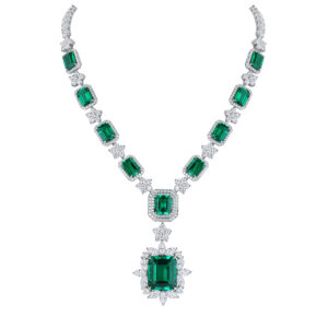 #216 S925 silver laboratory-grown emerald necklace. Main stone: 33.6 carats