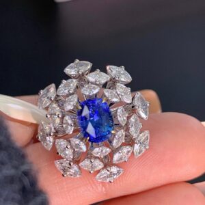 401#High end fashion natural Sri Lankan cornflower sapphire ring with main stone 2.32 carats 18k gold mm
