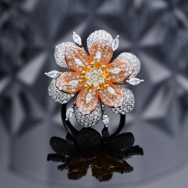 #202 S925 Silver micro-set Zircon large Flower ring, a new exaggerated and personalized girls' ring - Image 11