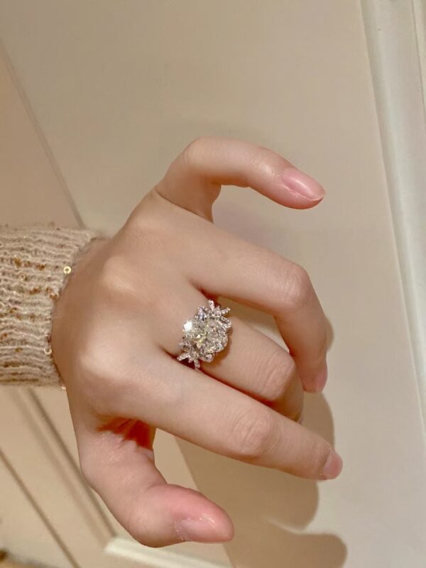 #285 925 sterling silver plated with gold, butterfly-shaped pendant, pigeon egg-shaped diamond ring, G color high-carat diamond, oval shape, 6 carats, engagement ring - Image 9