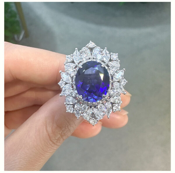 #142 S925 silver, light luxury, exquisite and high-end, with a bold oval 5-carat pigeon blood red ring