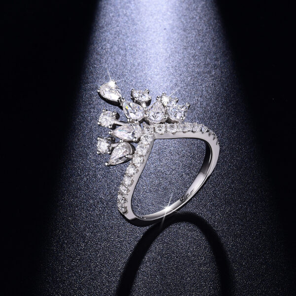 #157 S925 Silver Light Luxury, exquisite and high-end crown row ring, teardrop Moissanite, ladies' stacked ring - Image 2