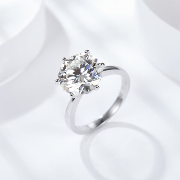 #151 S925 Silver Light Luxury Exquisite High-end 5-carat six-prong Moissan diamond wedding ring - Image 2