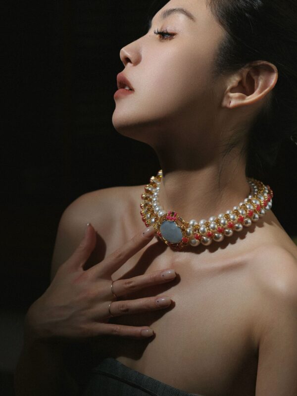 #313 Fashionable and High-end Retro colored diamond Pearl Necklace - Image 6