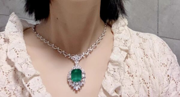 403#High end fashion natural emerald ring pendant necklace with three use main stone 18.76 carats 18k gold and diamond LD certificate - Image 3