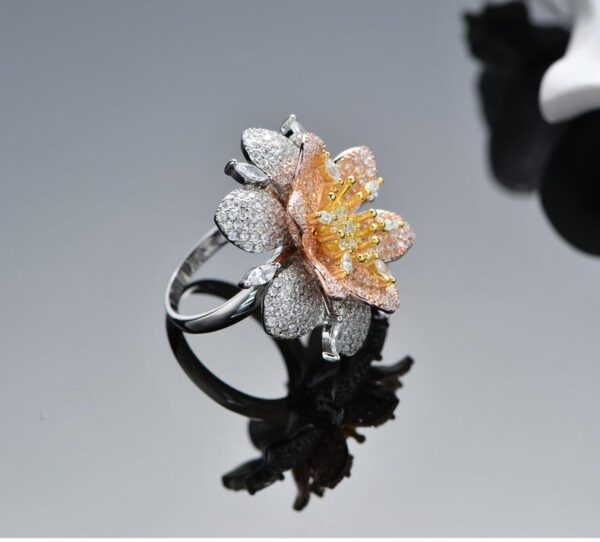 #202 S925 Silver micro-set Zircon large Flower ring, a new exaggerated and personalized girls' ring - Image 4