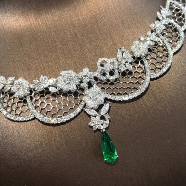 371#High end natural emerald necklace with main stone of 1.24 carats, 18k gold inlaid with diamonds and international certificate vvg - Image 2