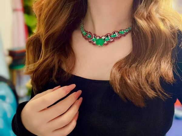 #212 Natural Colombian emerald red spinel necklace Main stone 21.876 carats 18k gold - Image 3