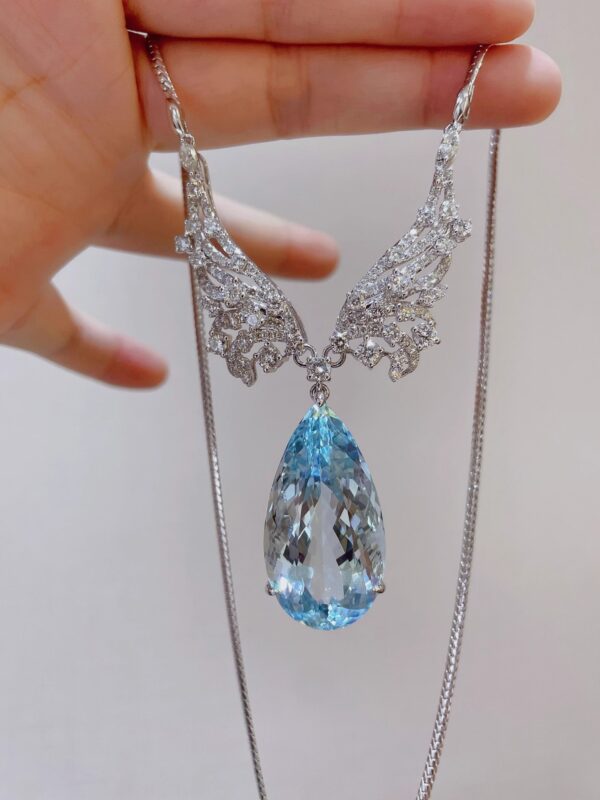 #209 Natural Santa Maria Aquamarine Necklace features a 38.98-carat 18k gold main stone set with diamonds - Image 6