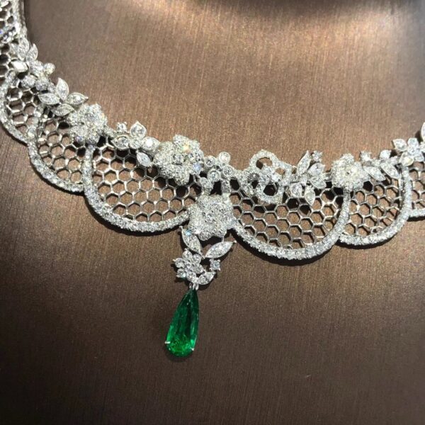 371#High end natural emerald necklace with main stone of 1.24 carats, 18k gold inlaid with diamonds and international certificate vvg - Image 3