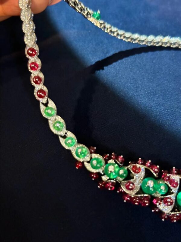 #212 Natural Colombian emerald red spinel necklace Main stone 21.876 carats 18k gold - Image 5