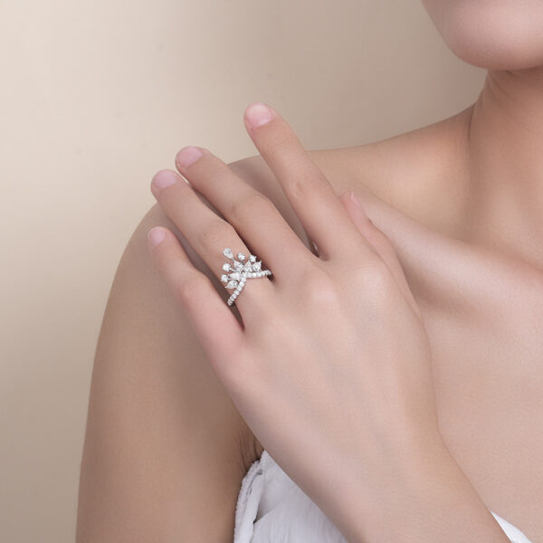 #157 S925 Silver Light Luxury, exquisite and high-end crown row ring, teardrop Moissanite, ladies' stacked ring - Image 5
