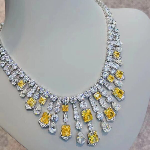 #121 S925 Silver Light Luxury Exquisite High-end high-carbon diamond necklace - Image 4