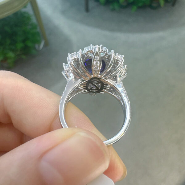 #142 S925 silver, light luxury, exquisite and high-end, with a bold oval 5-carat pigeon blood red ring - Image 6