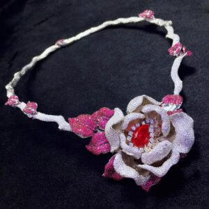#112 925 Silver inlaid zircon flower-shaped necklace