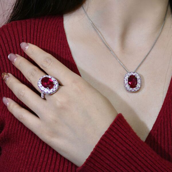 # 139 S925 Silver Light Luxury Exquisite High-end Feel 7.65ct Cultivated Ruby Starry Sky Pigeon Egg Ring Oval Luxury Set ring - Image 2