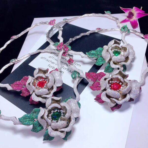 #112 925 Silver inlaid zircon flower-shaped necklace - Image 15