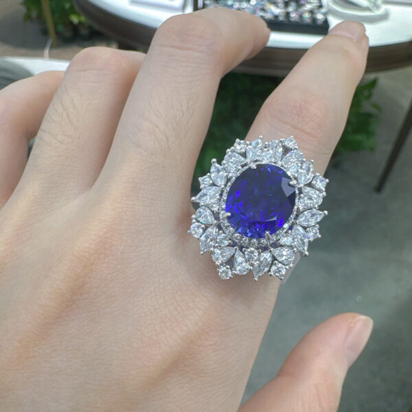 #142 S925 silver, light luxury, exquisite and high-end, with a bold oval 5-carat pigeon blood red ring - Image 3