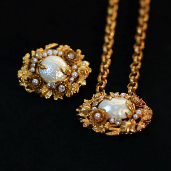 #318 Retro and High-end Baroque Pearl Flower Necklace Brooch - Image 2