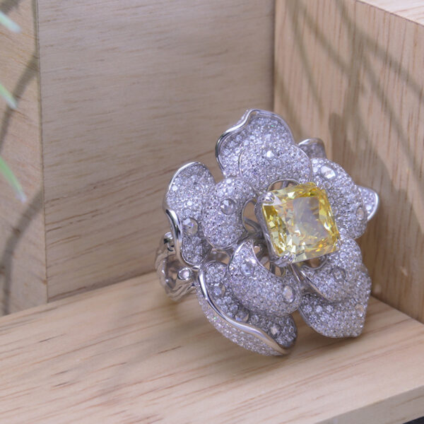 #167 Stylish and high-end floral design, square chamfered 10*10mm yellow ice flower cut high-carbon diamond ring - Image 2